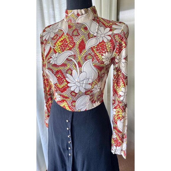 Vintage 70s dress, mod floral print fitted bodice, mock neck, black A-line skirt - Picture 2 of 10